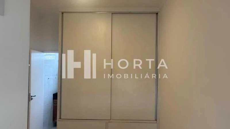 Wood or laminate floors in a 3-bedroom apartment, 127 m² — photo 9