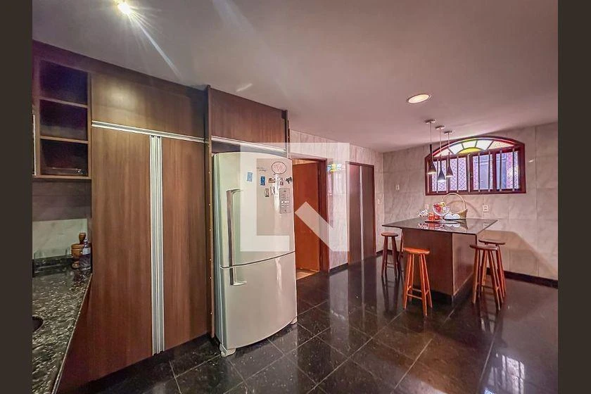Мебльований будинок з 3 спальнями та 810 м² — photo 21