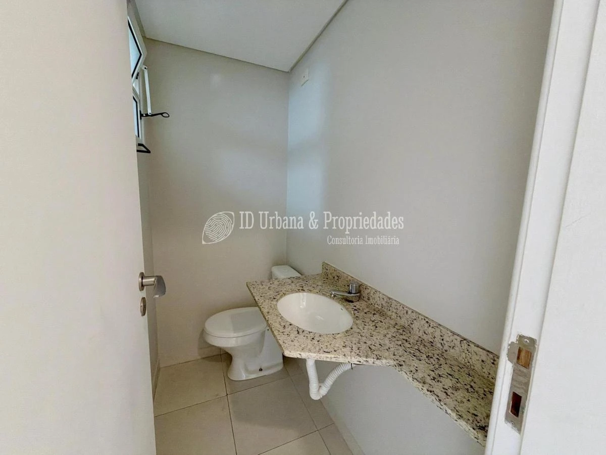 3-bedroom apartment in a building with a pool — photo 29