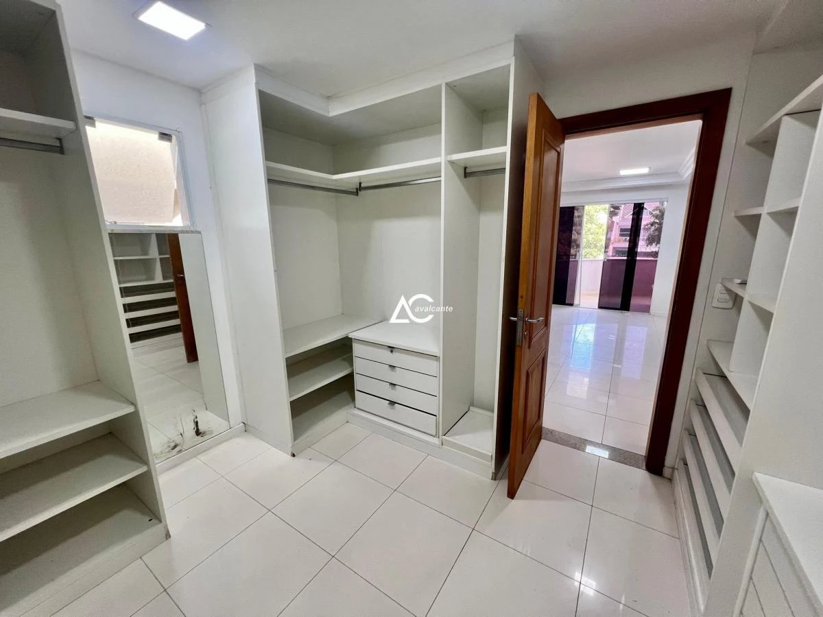 Detached home with 5 en-suite bedrooms and 541 m² — photo 32