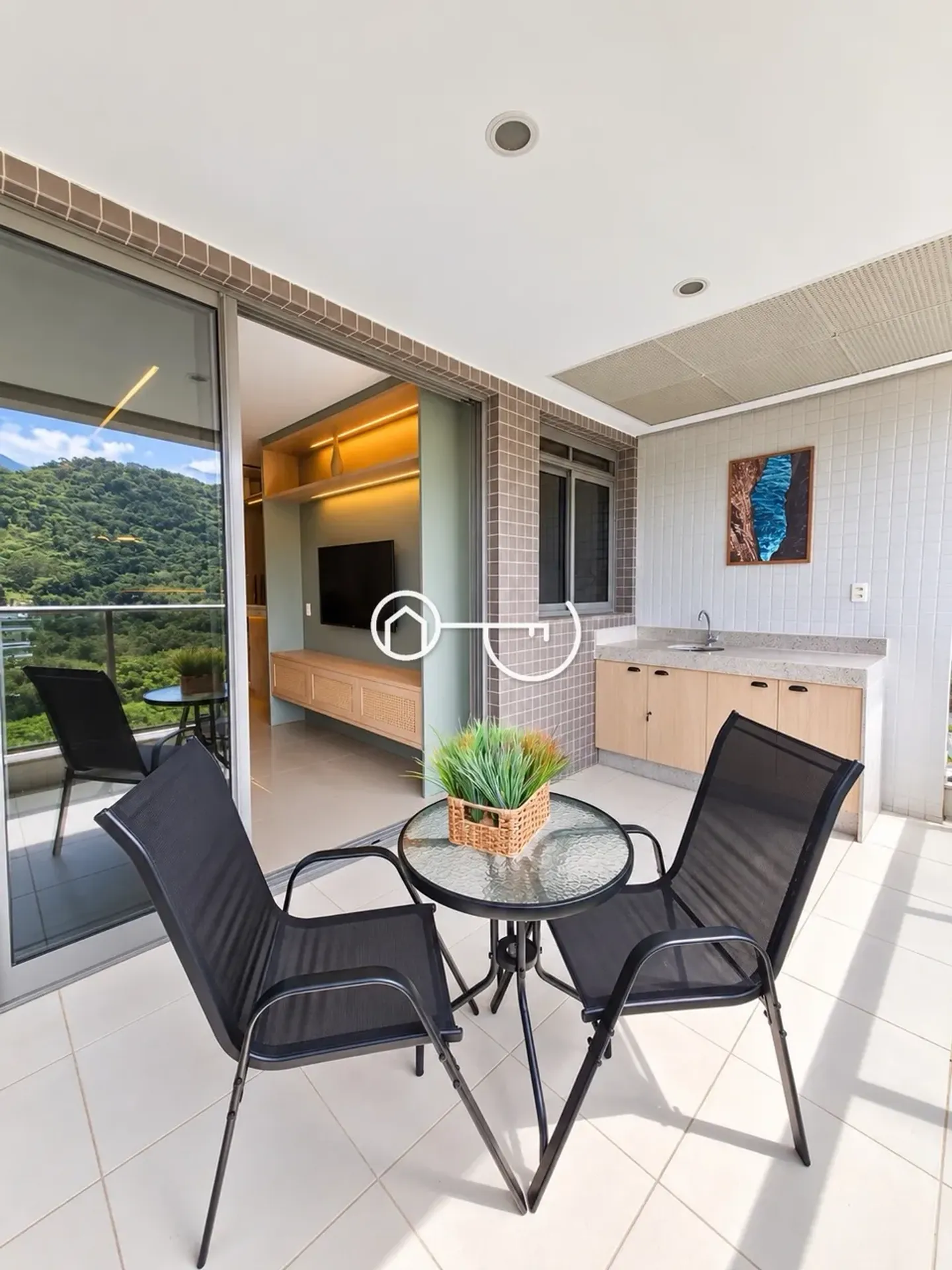 Furnished apartment, 93 m², with a mountain view — photo 32