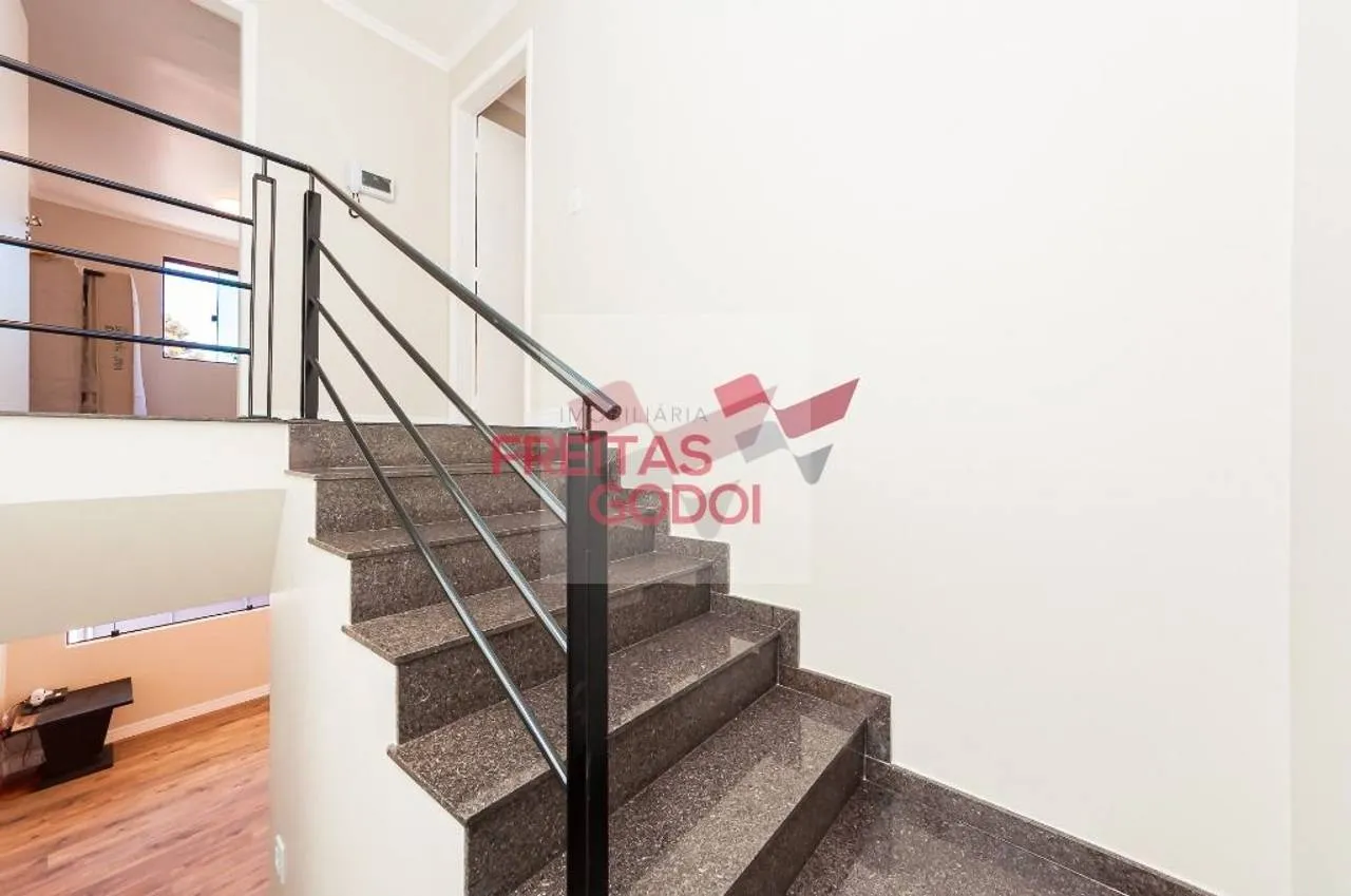 2-bedroom house with floor-to-ceiling windows in Curitiba — photo 33