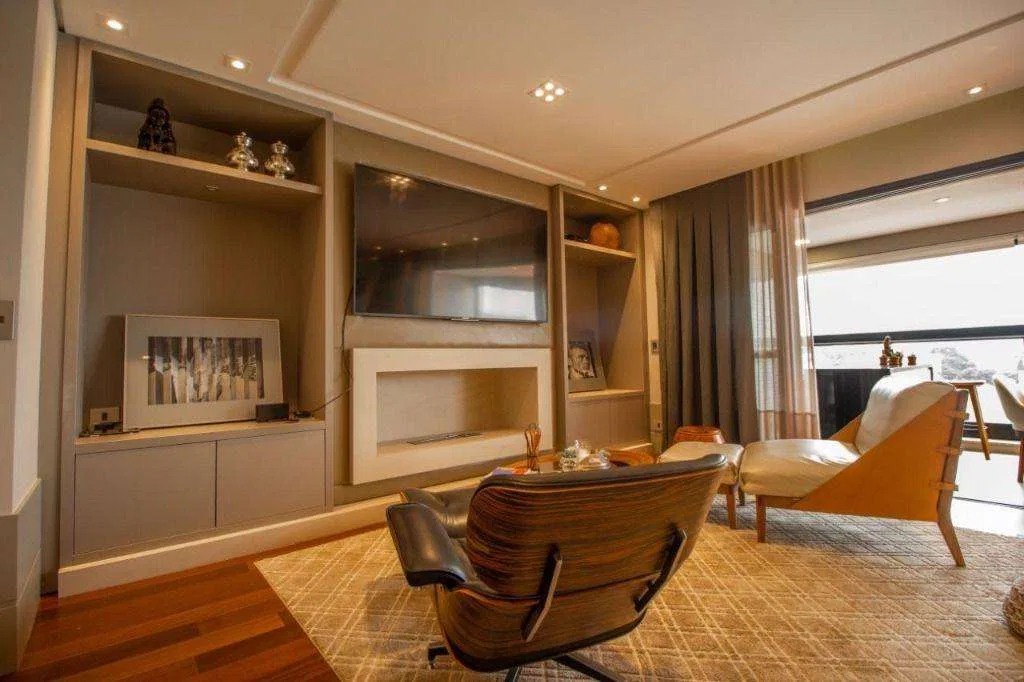 Home office in a 4-bedroom apartment, 181 m² — photo 8