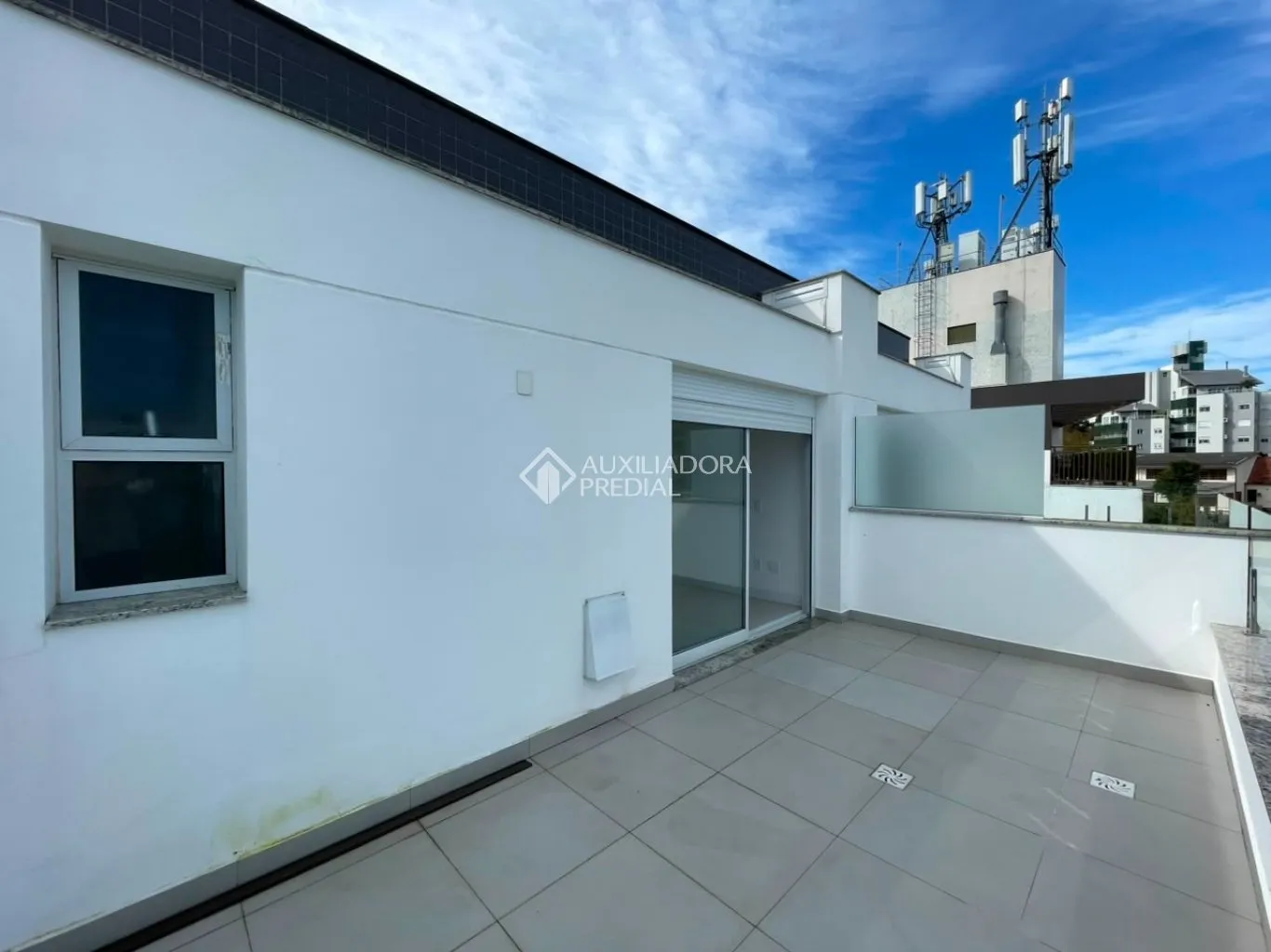 Cobertura com sacada, home office e 2 quartos (1 suíte) — photo 4