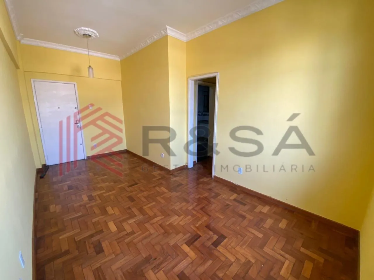 Квартира з 2 спальнями та дерев'яною підлогою або ламінатом — photo 5