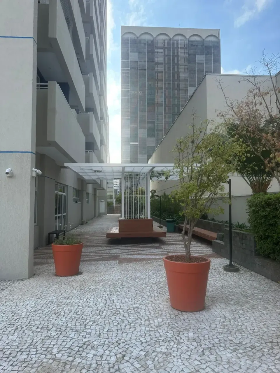 Unfurnished 1-bedroom apartment with balcony, no parking — photo 19