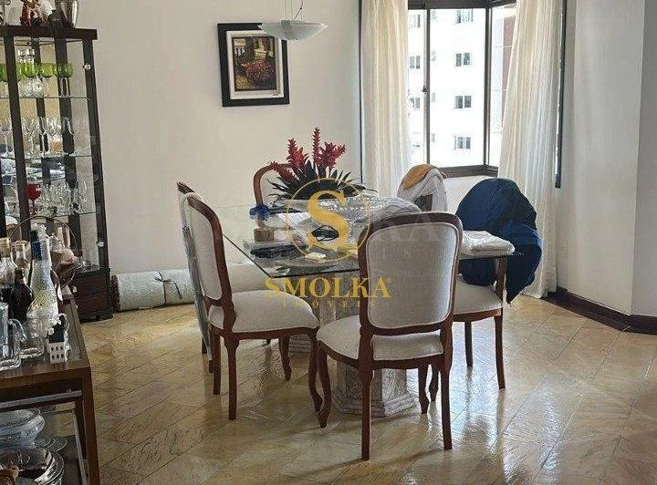 Furnished 3-bedroom apartment with 2 en-suites
