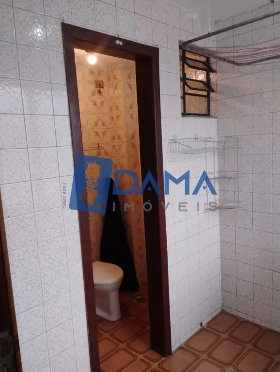 Wood or laminate floors in a 2-bedroom apartment, 79 m² — photo 25