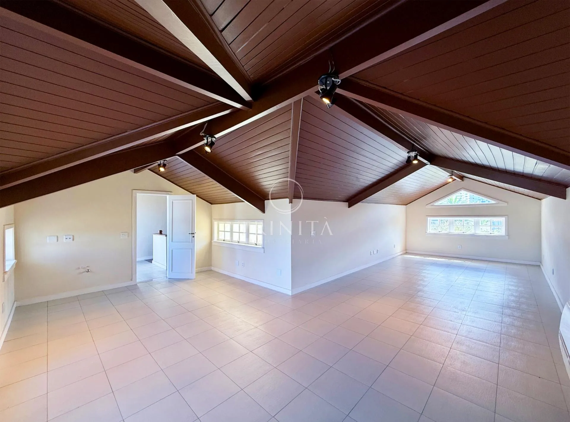 Casa mobiliada com 4 quartos e 6 banheiros 660 m² — photo 41
