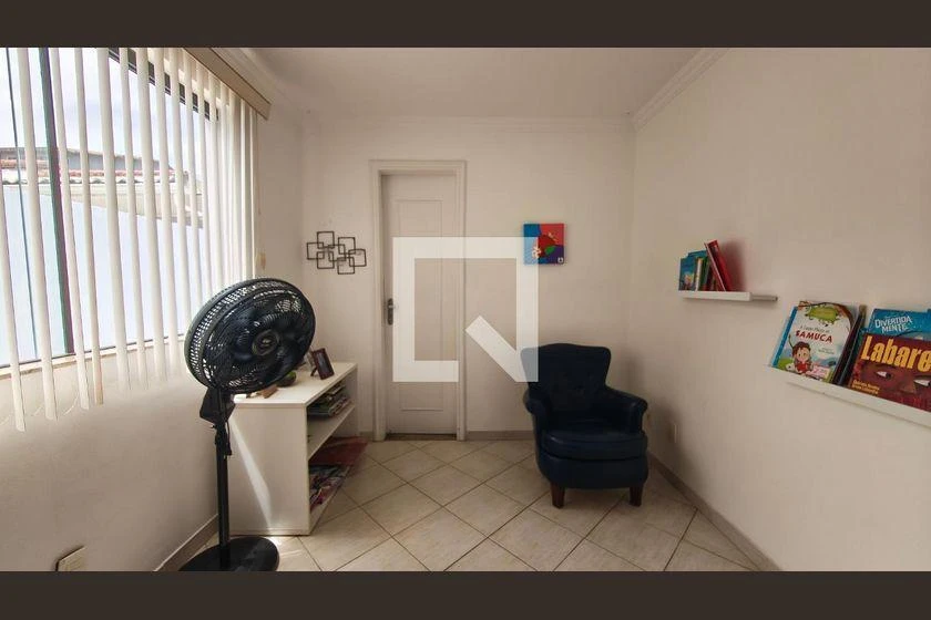 290 m² house with a bathtub and a walk-in closet — photo 30