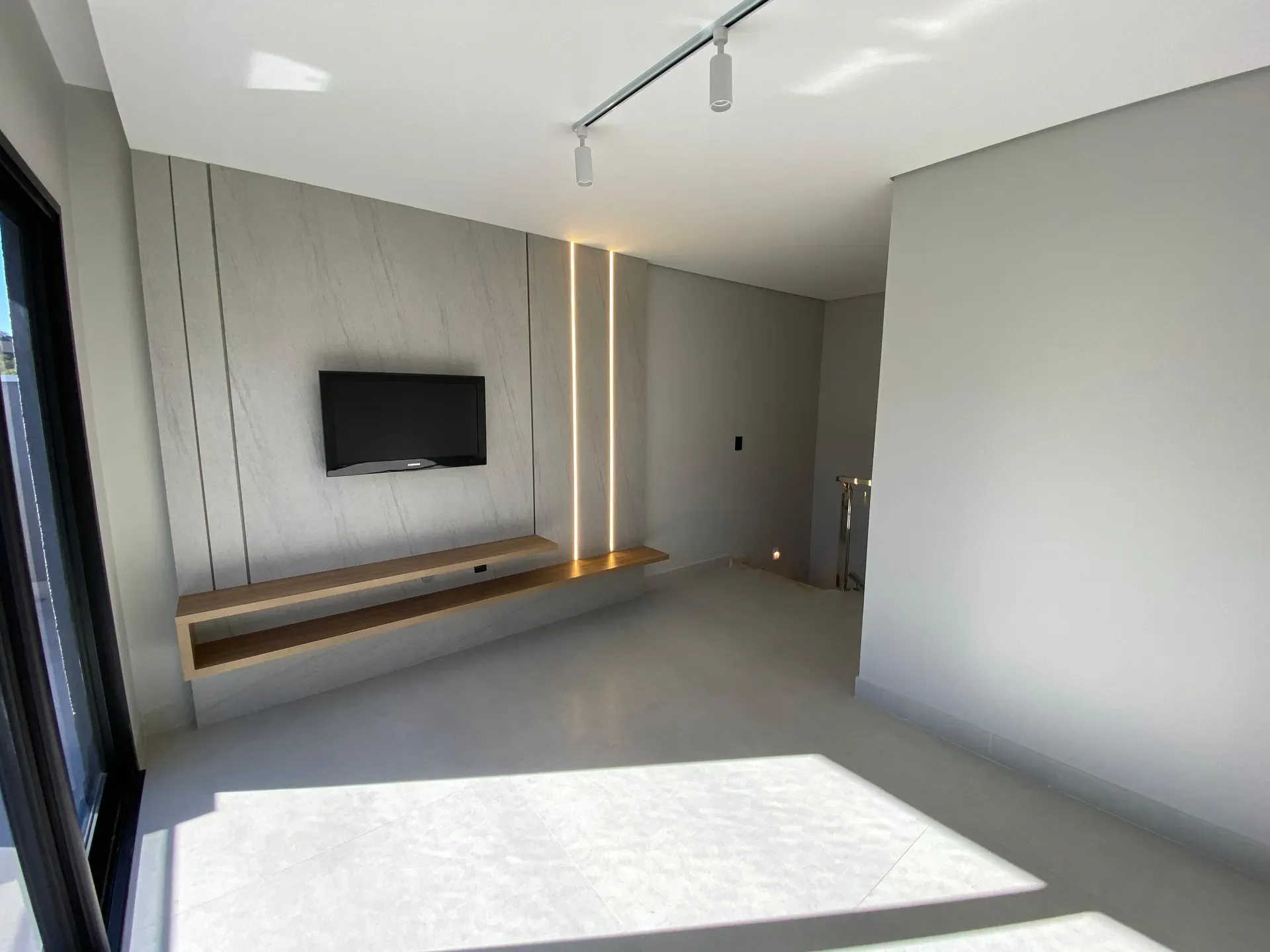 House in a gated community with 3 bedrooms and 5 baths — photo 26