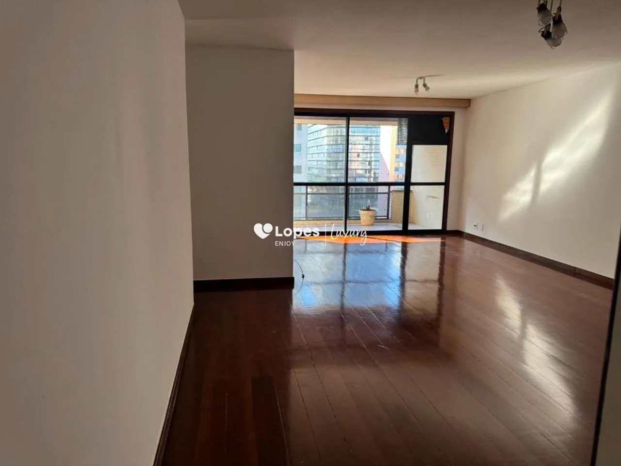 Apartamento de 4 quartos com cozinha fechada a gás — photo 14