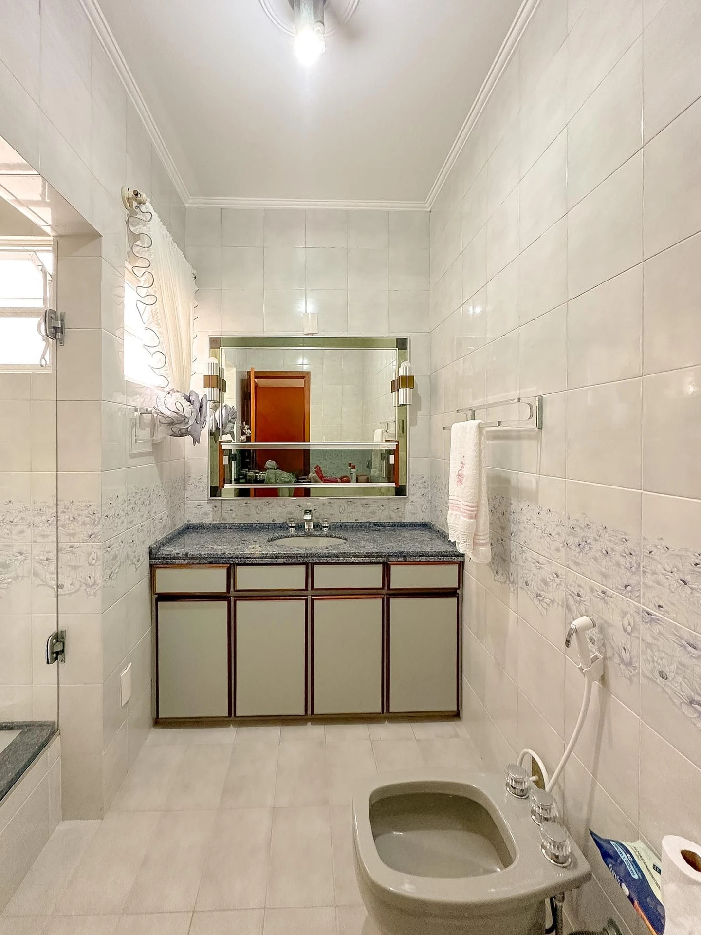 Furnished house, 250 m², with a bathtub — photo 71