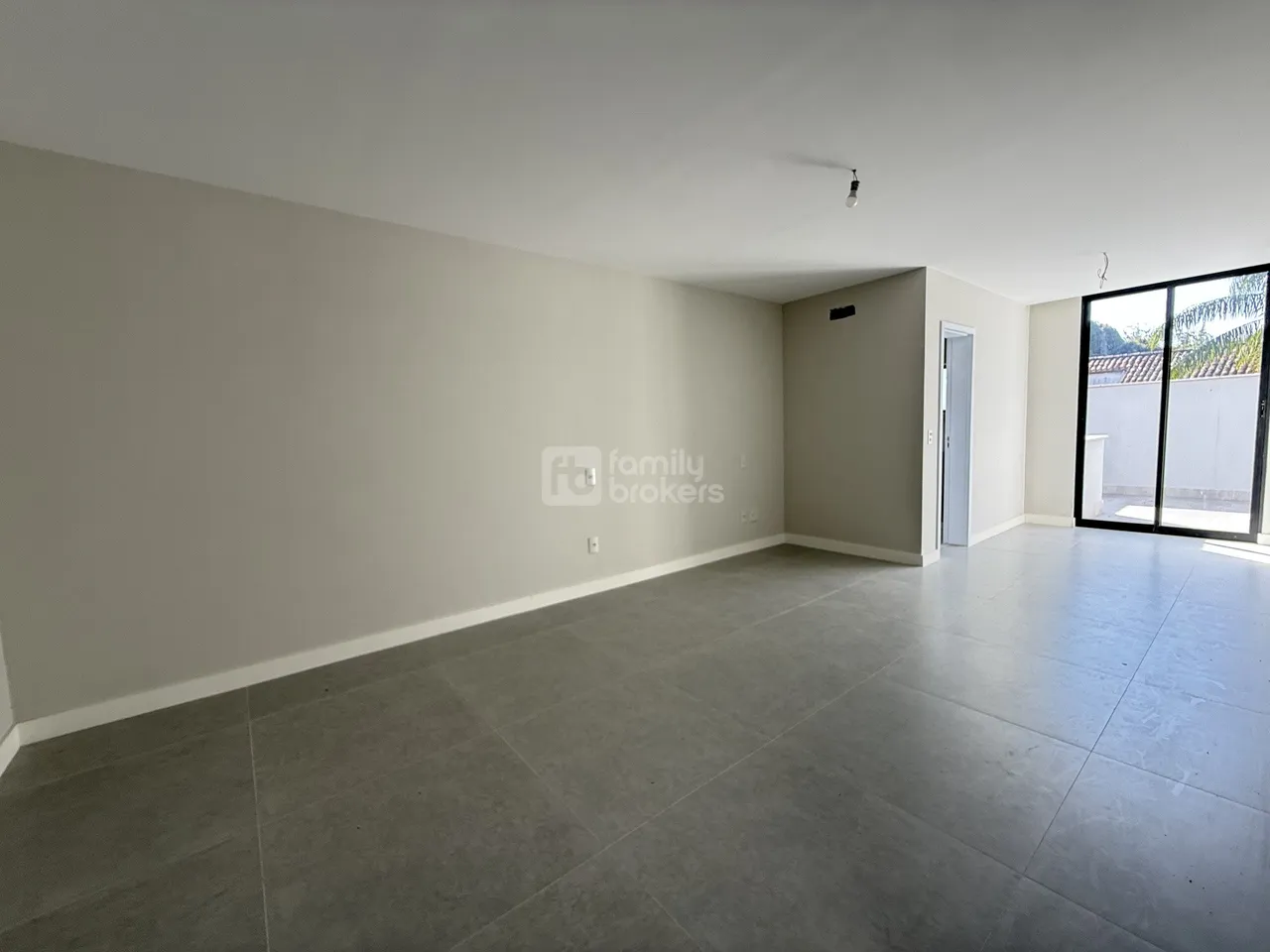 Casa sem mobília com 5 quartos e 5 banheiros — photo 9