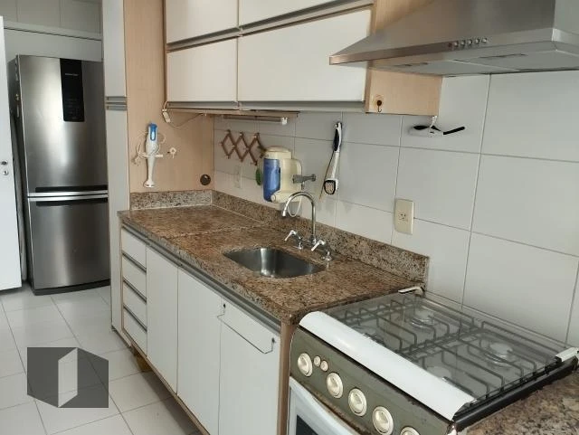 4-bedroom apartment with open-plan kitchen — photo 31