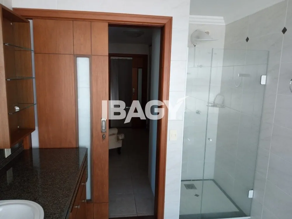 3-bedroom house with 1 suite and a separate kitchen — photo 7