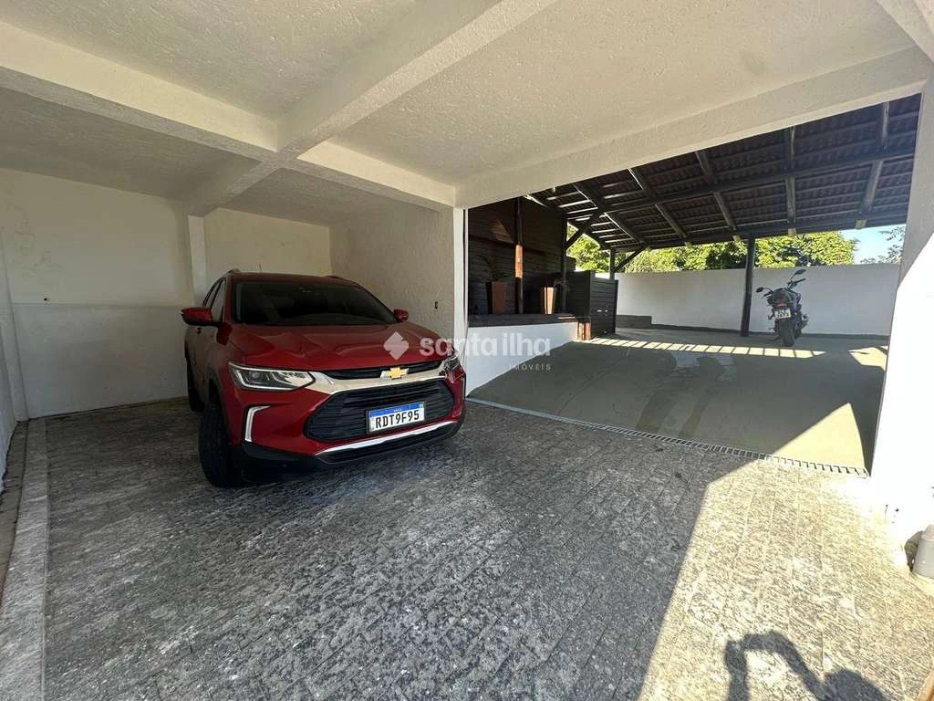 House with 4 bedrooms, 2 baths and a balcony grill — photo 5