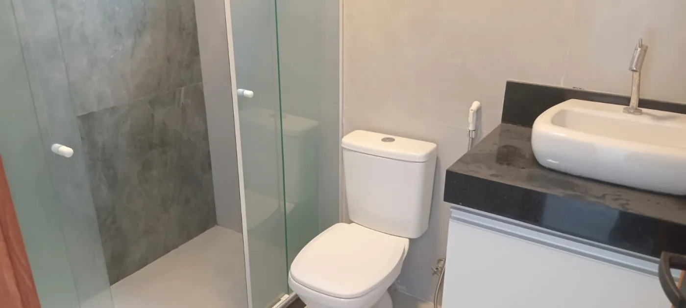 4 quartos e janelas do piso ao teto: casa de 260 m² — photo 10