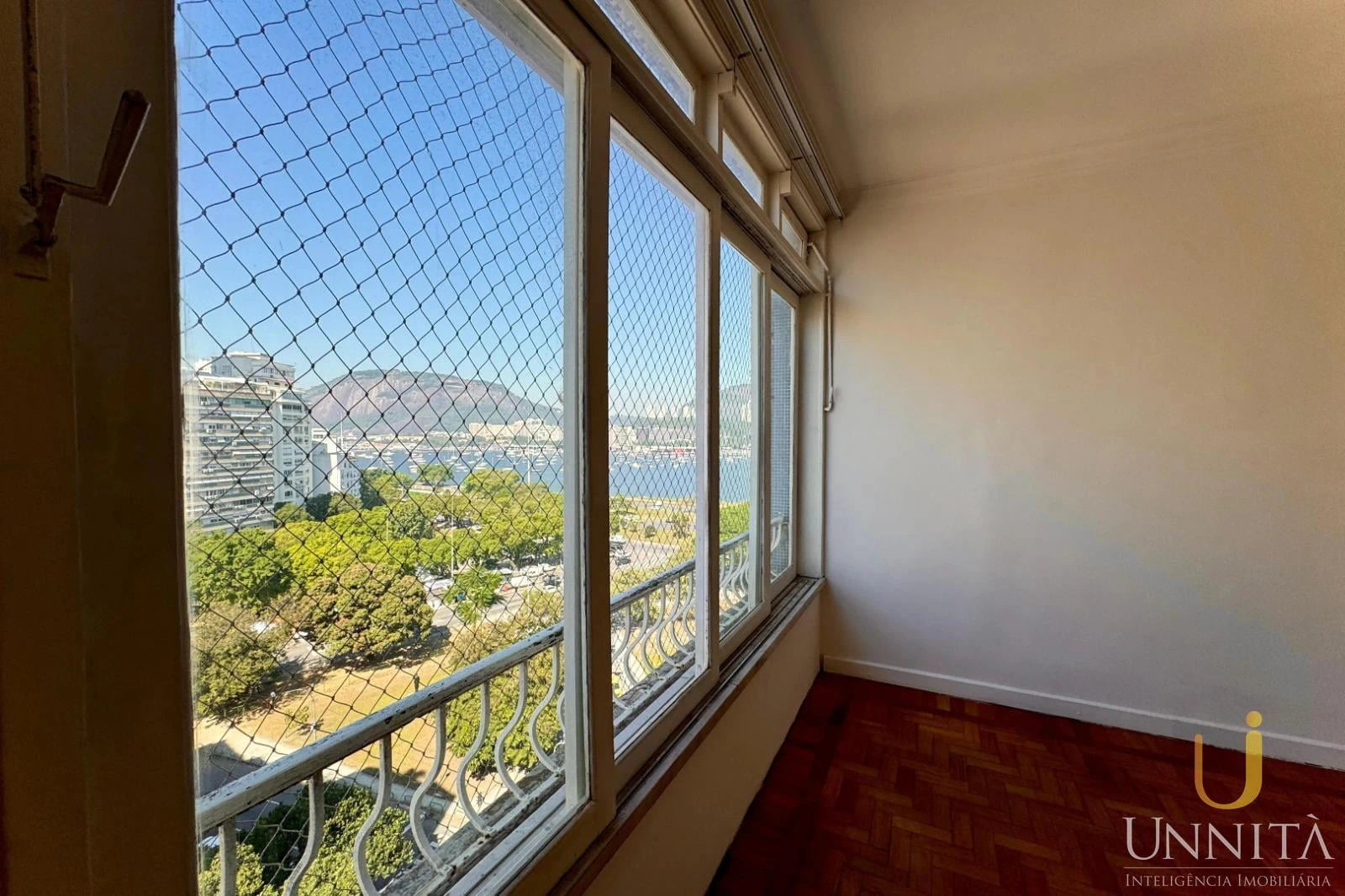 Water view in a 3-bedroom apartment, 150 m² — photo 5