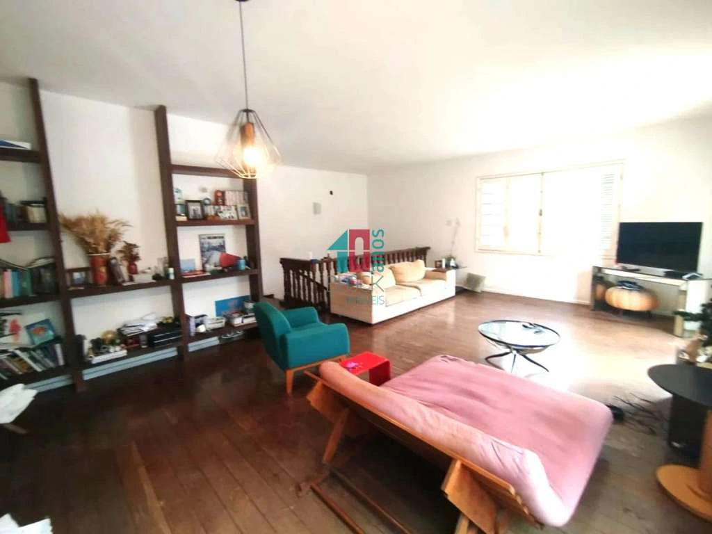 Street house 445 m² with 4 bedrooms and 1 en-suite — photo 9