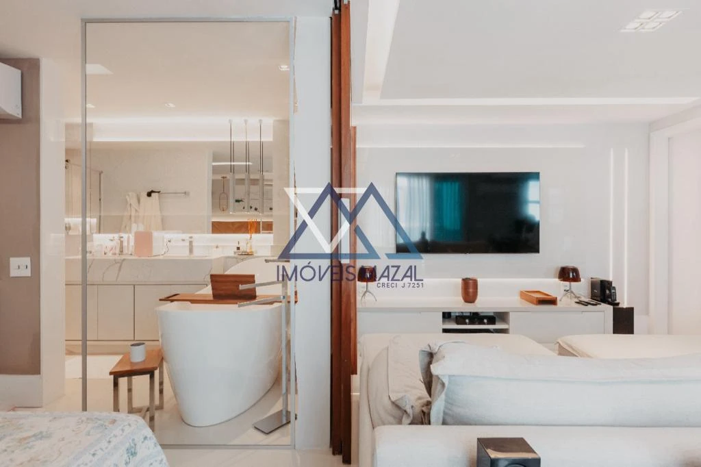 Ванна та 1 спальня: квартира 200 м² — photo 28