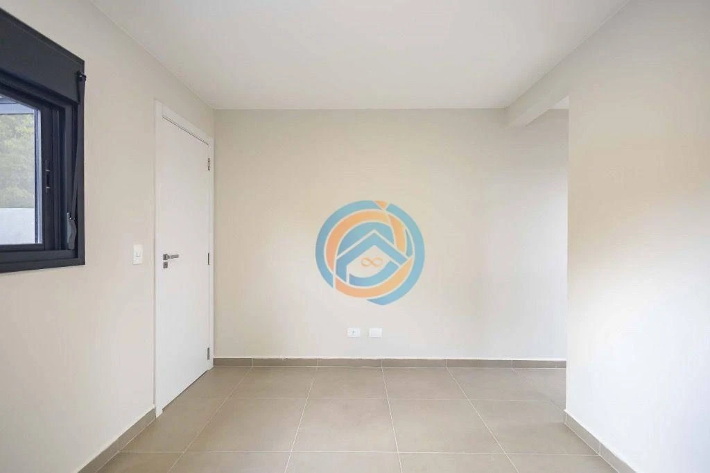 Будинок: 3 спальні, 2 з власною ванною кімнатою, 167 м² — photo 4