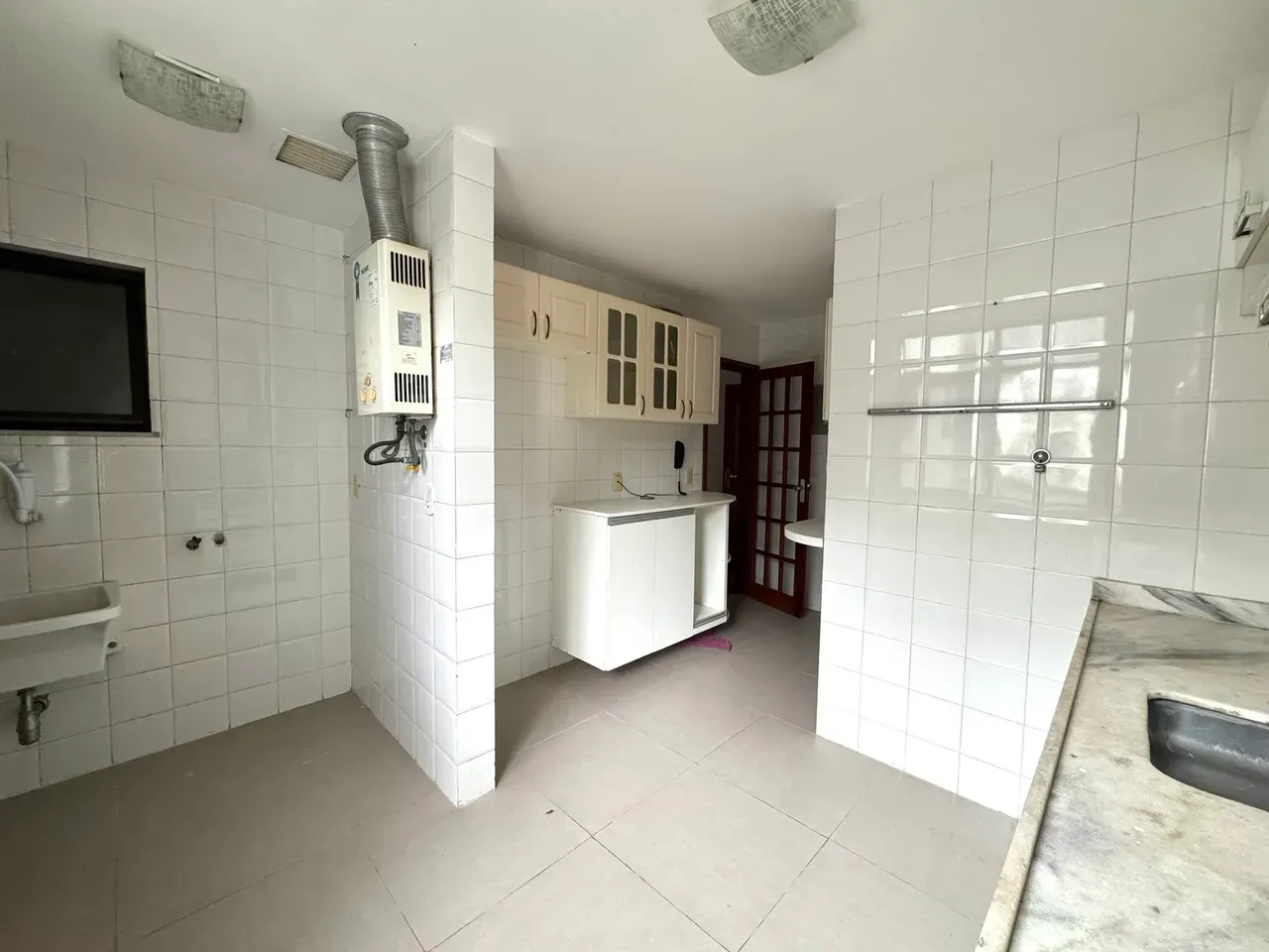 98 m² apartment with 2 bedrooms and private garden — photo 12
