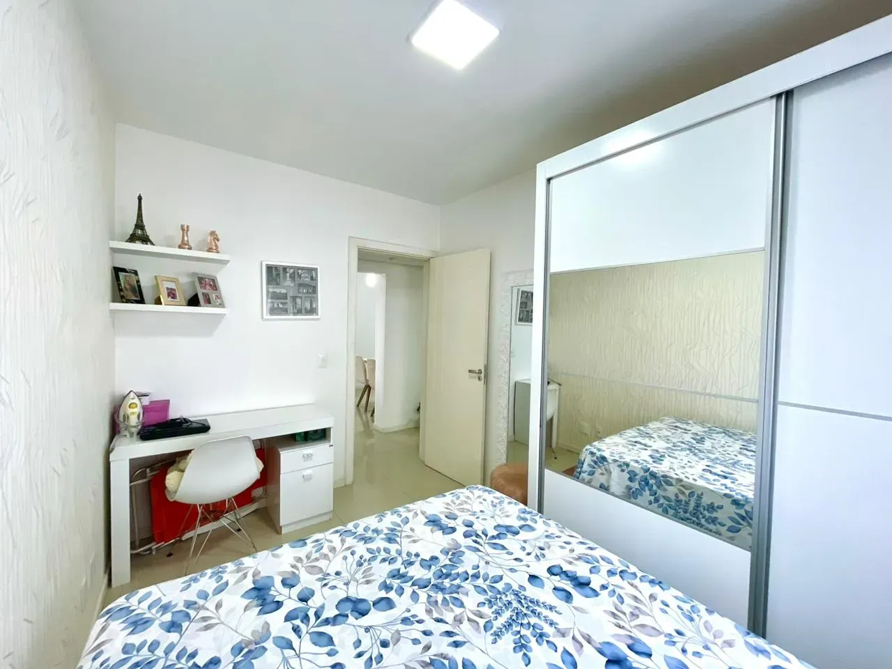 Furnished 2-bedroom apartment with balcony on the 8th — photo 15
