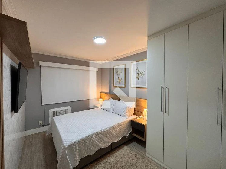 Furnished apartment, 65 m², with a glass-enclosed balcony — photo 5