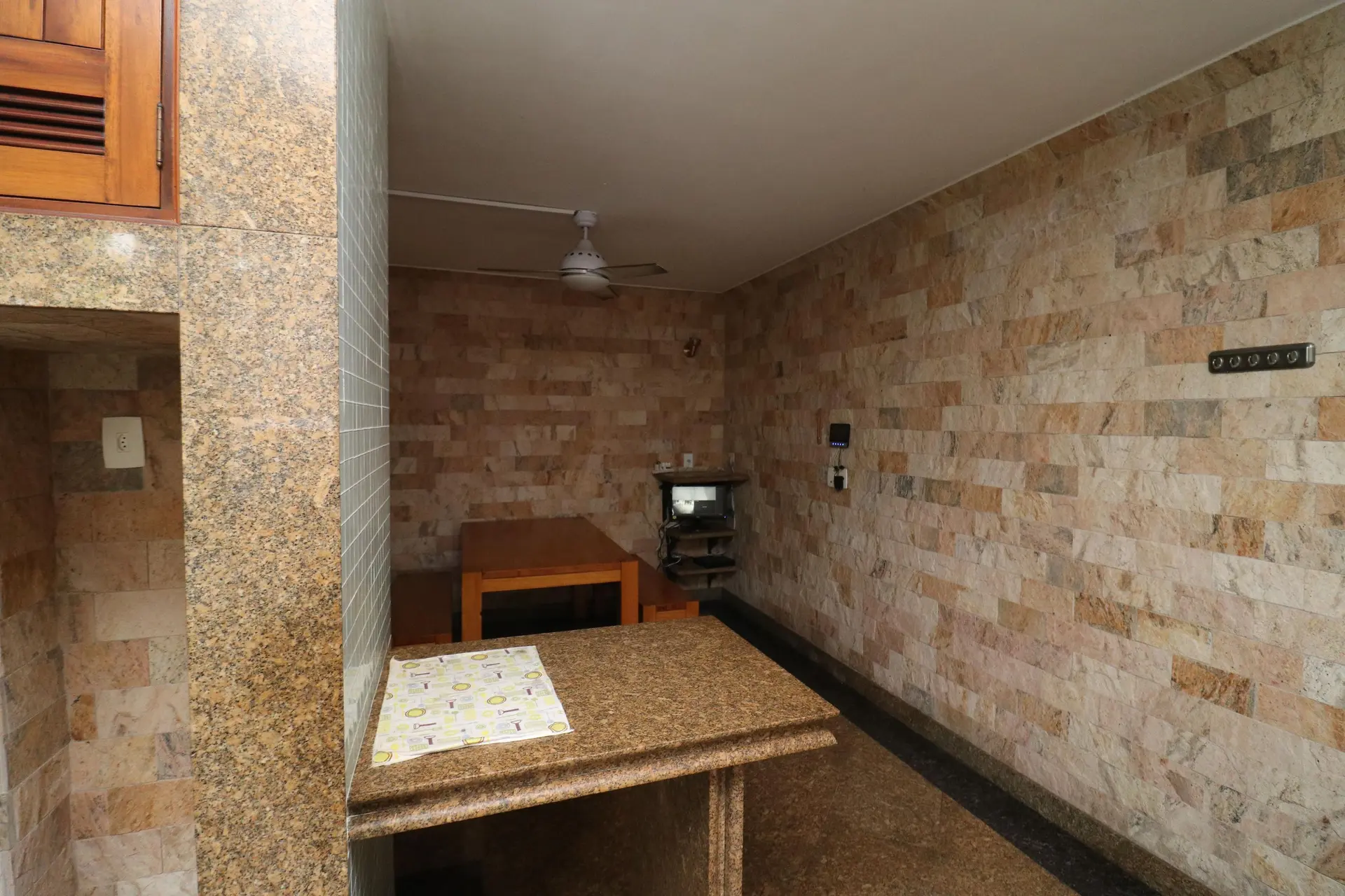 Vestidor y 5 dormitorios: casa de 420 m² — photo 69