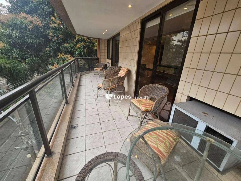 136 m² apartment with 3 bedrooms and 2 parking spaces — photo 21