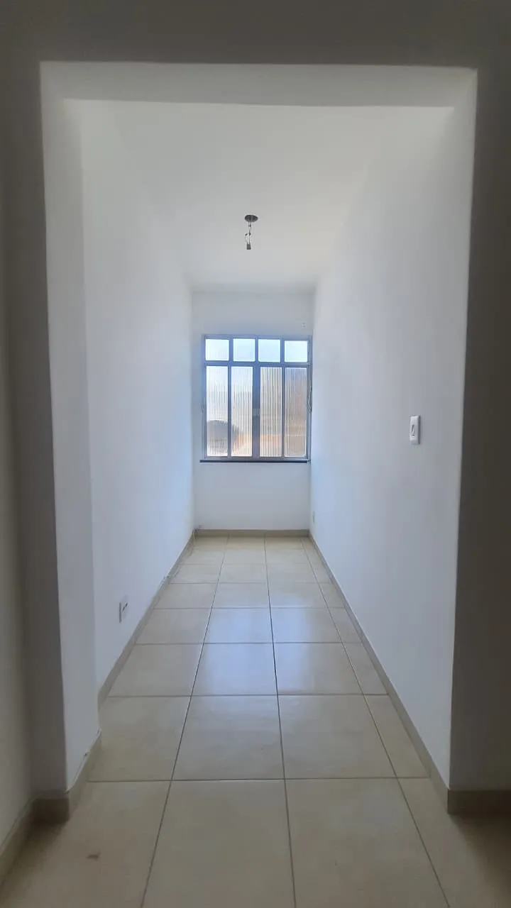 Apartamento com 2 quartos e banheiro com box de vidro — photo 11