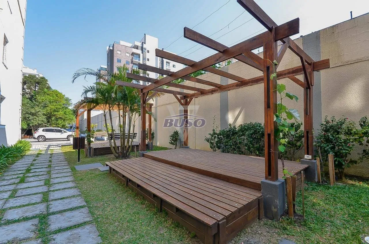 2-bedroom apartment with wood or laminate floors in Curitiba — photo 27