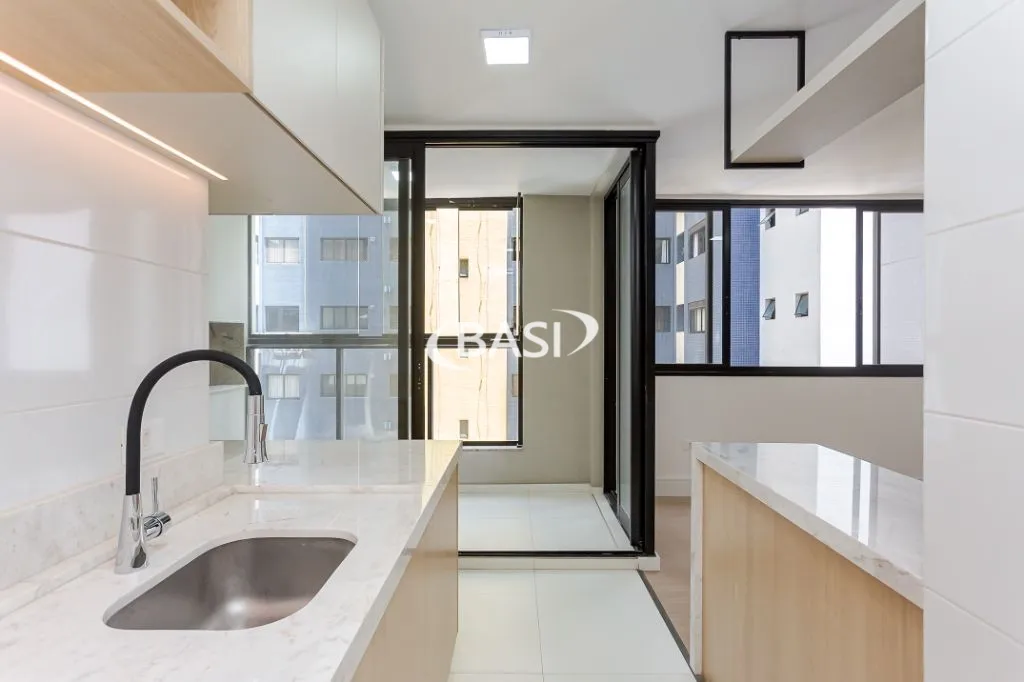 Apartment, 80 m², with a glass-enclosed balcony