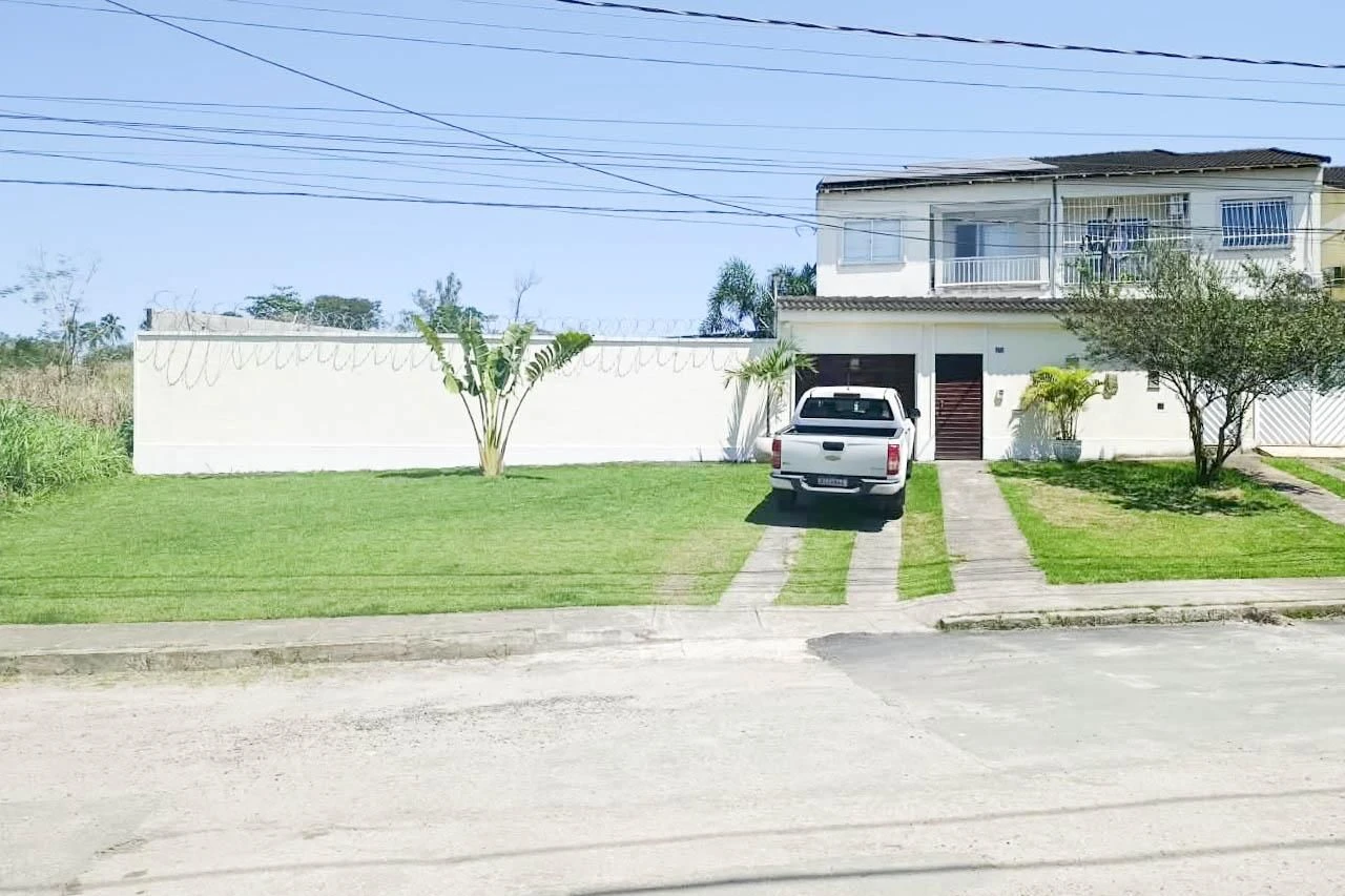 Home office in a 2-bedroom house, 280 m² — photo 48