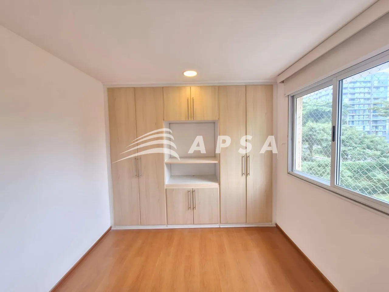 Unfurnished apartment with 2 bedrooms and home office — photo 9