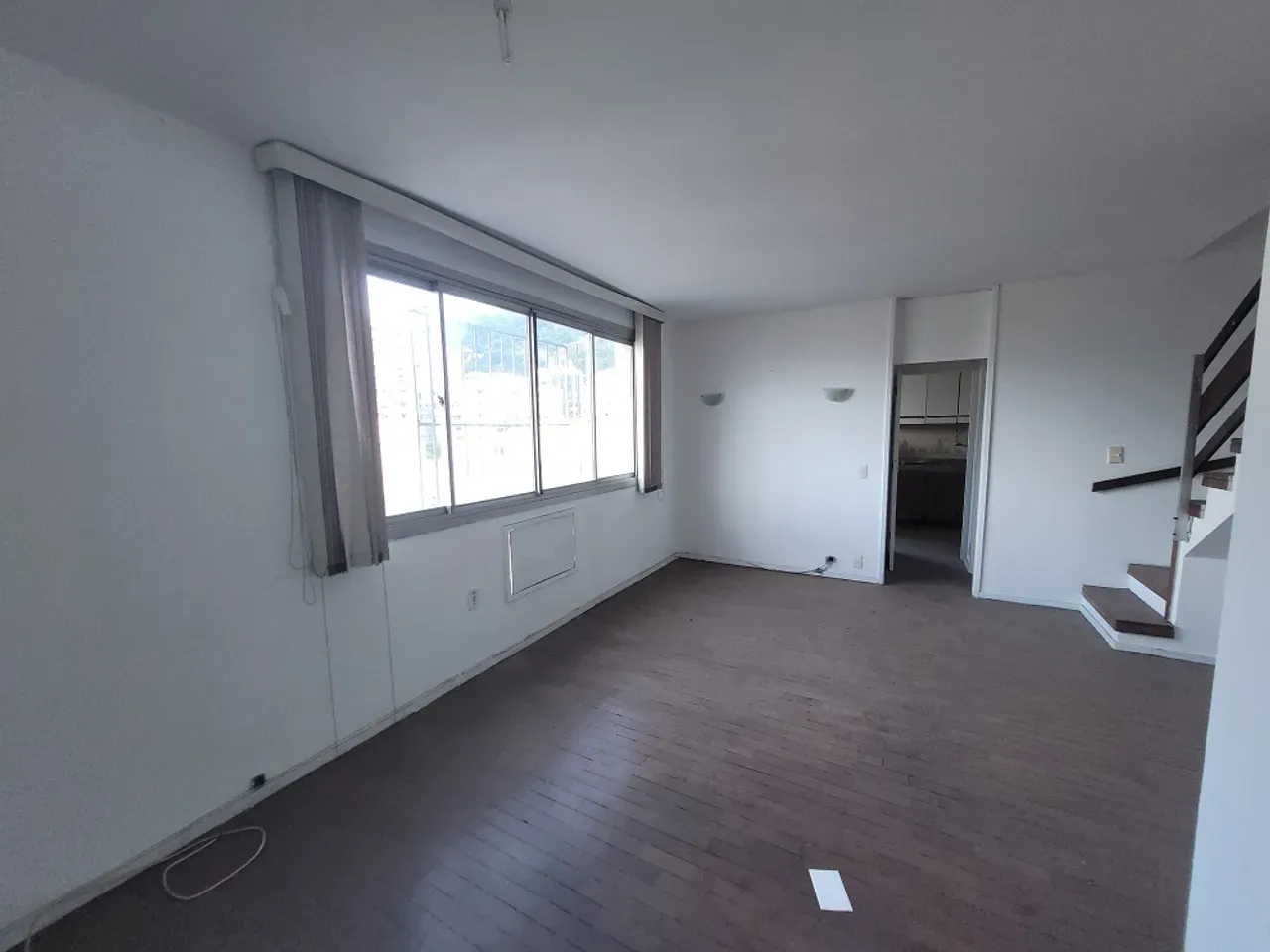 Apartamento duplex com 3 quartos e vista da cidade — photo 2