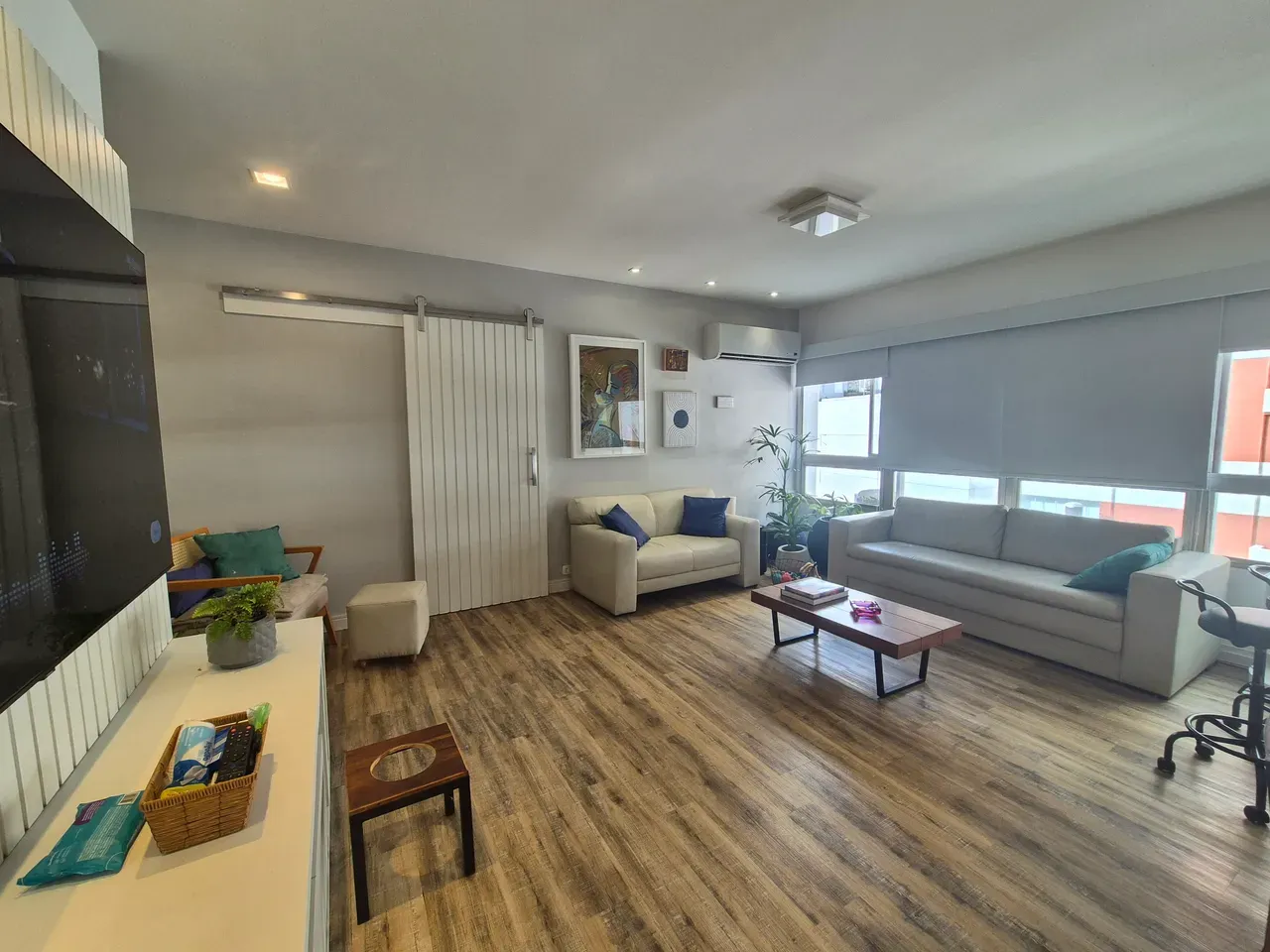 90 m² apartment with a home office and a washing machine — photo 19