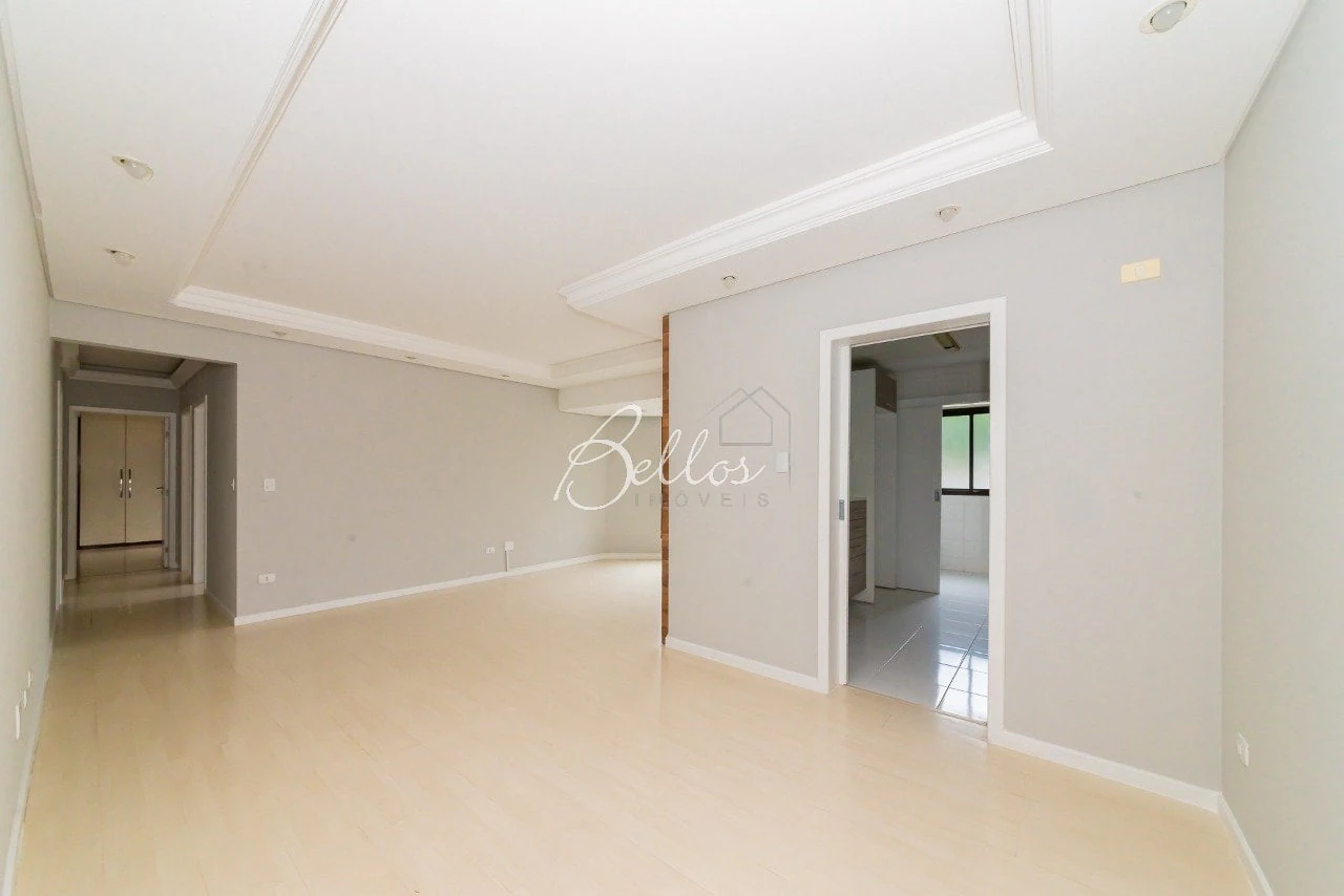 Home office in a 3-bedroom apartment, 93 m²