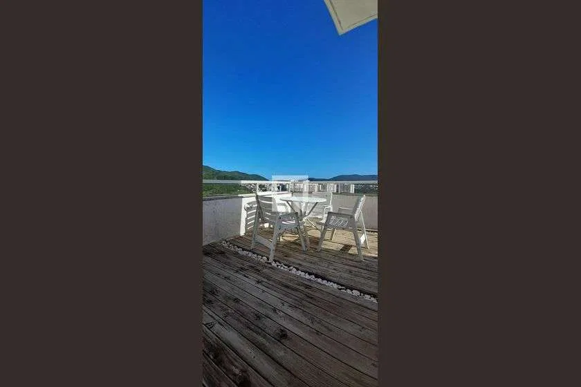 Furnished apartment with enclosed balcony and 176 m² — photo 12