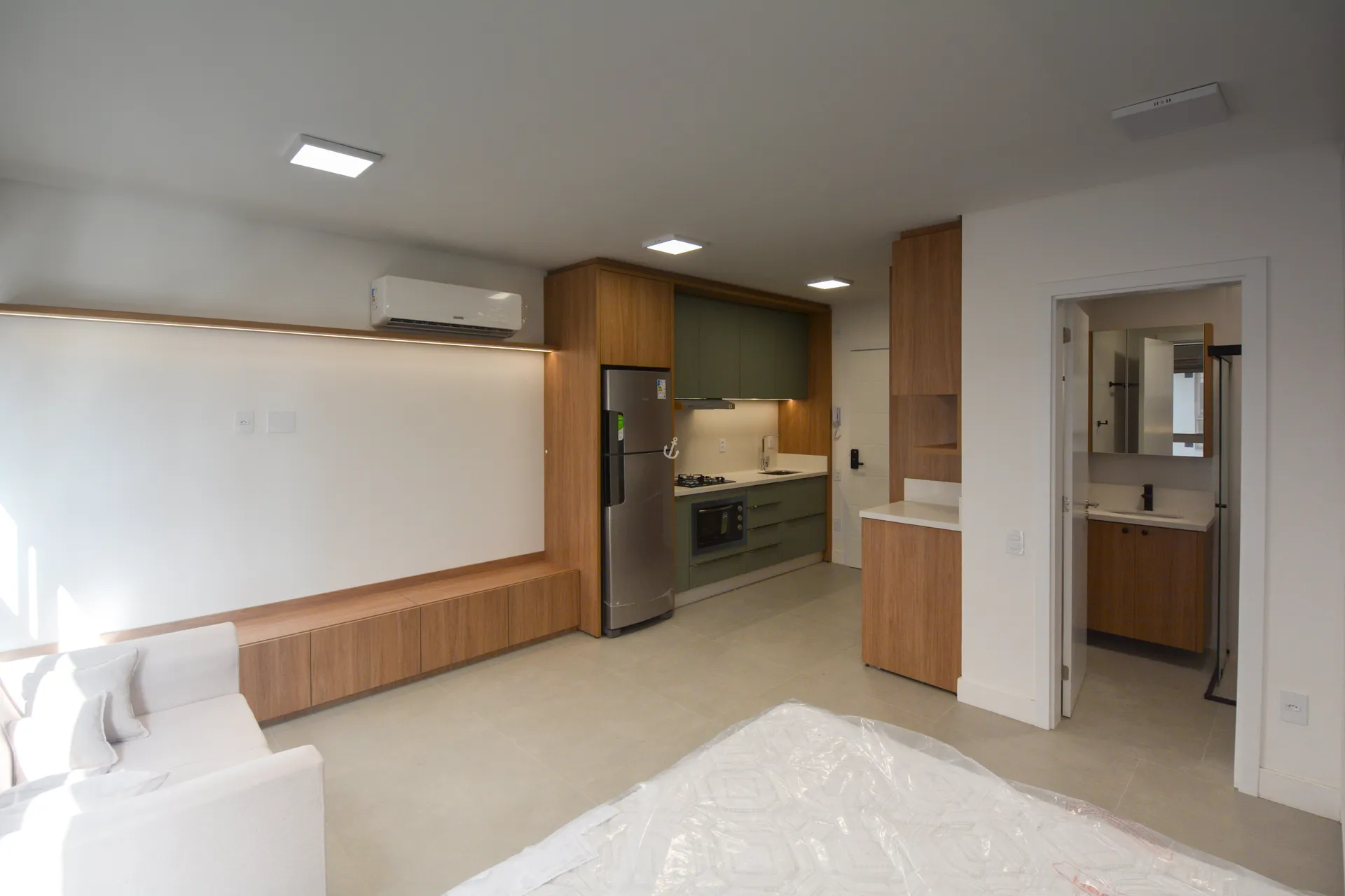 Furnished studio 47 m² with 1 parking space on 4th floor — photo 16