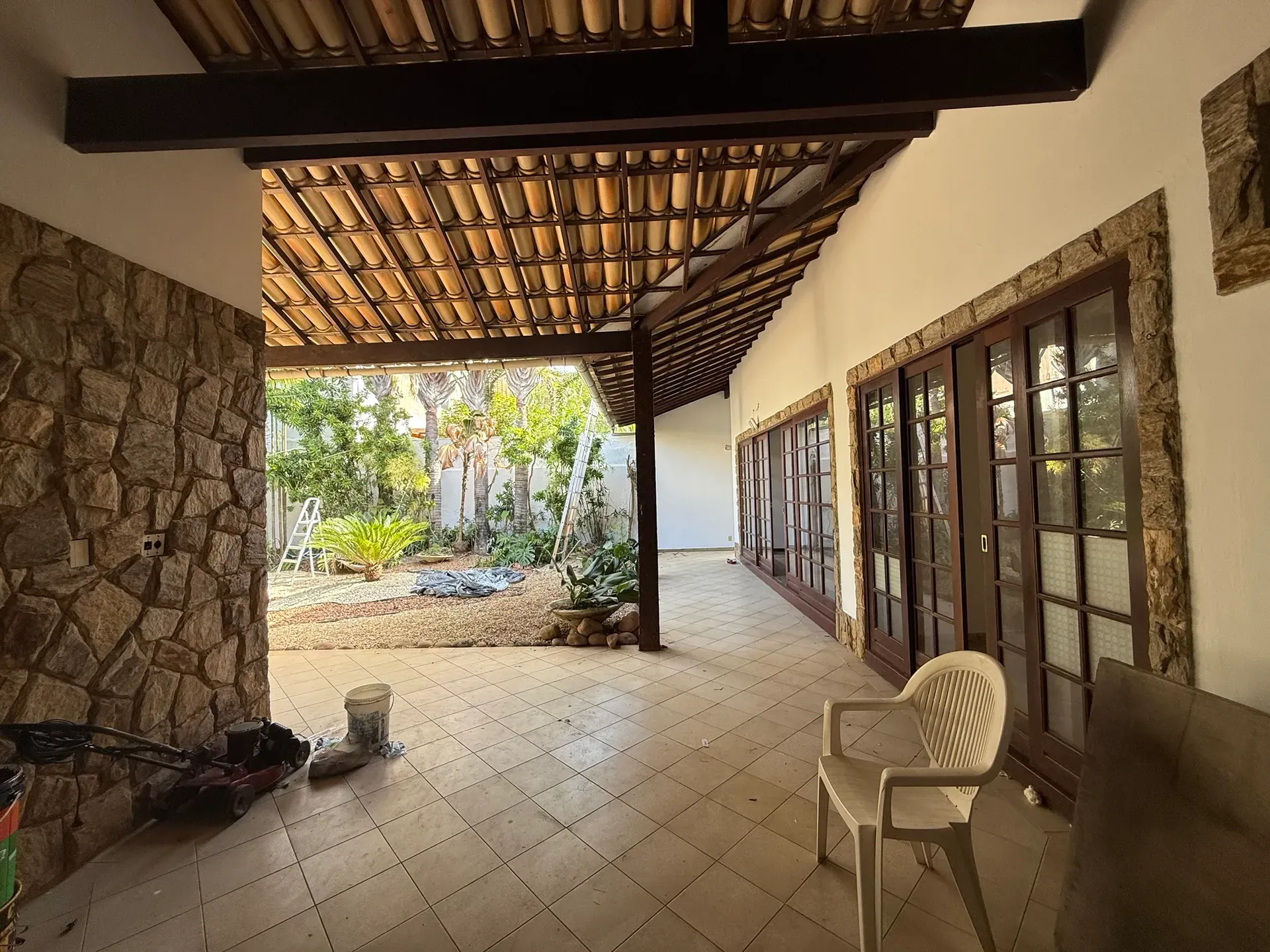 Furnished house, 350 m², with a glass-enclosed balcony — photo 10