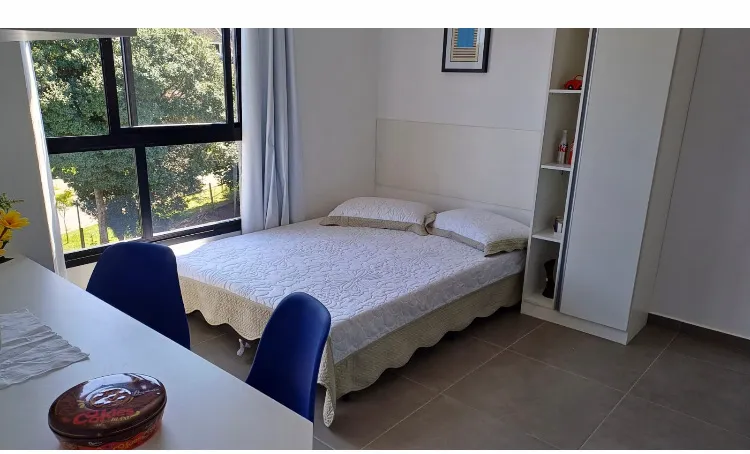 Furnished studio apartment with open kitchen and 1 bath — photo 5