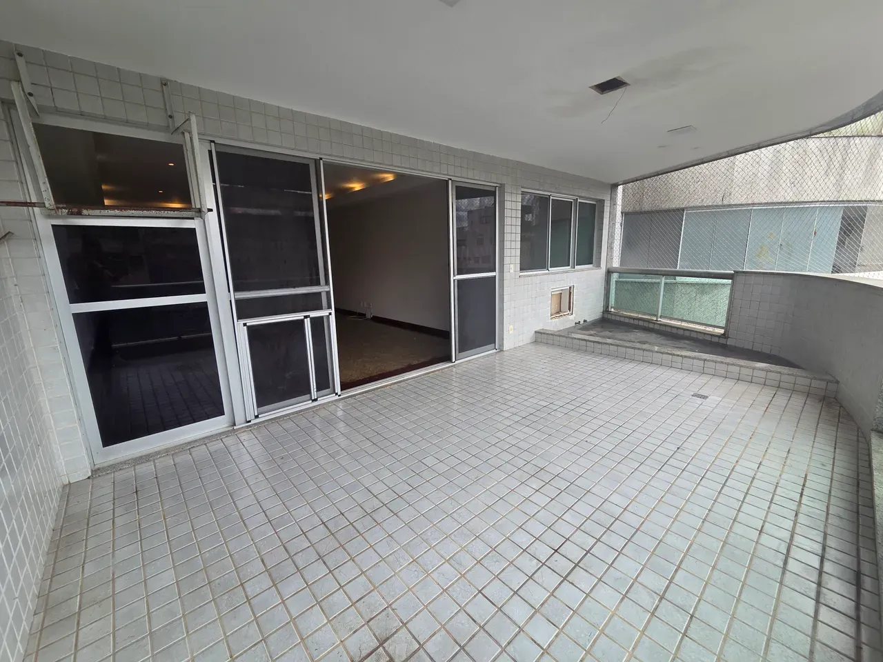 5-bedroom apartment in a building with a sauna — photo 24