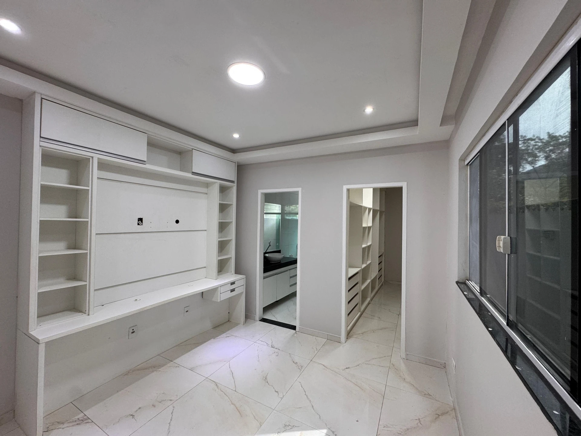 3-bedroom house with a walk-in closet in Rio de Janeiro — photo 6