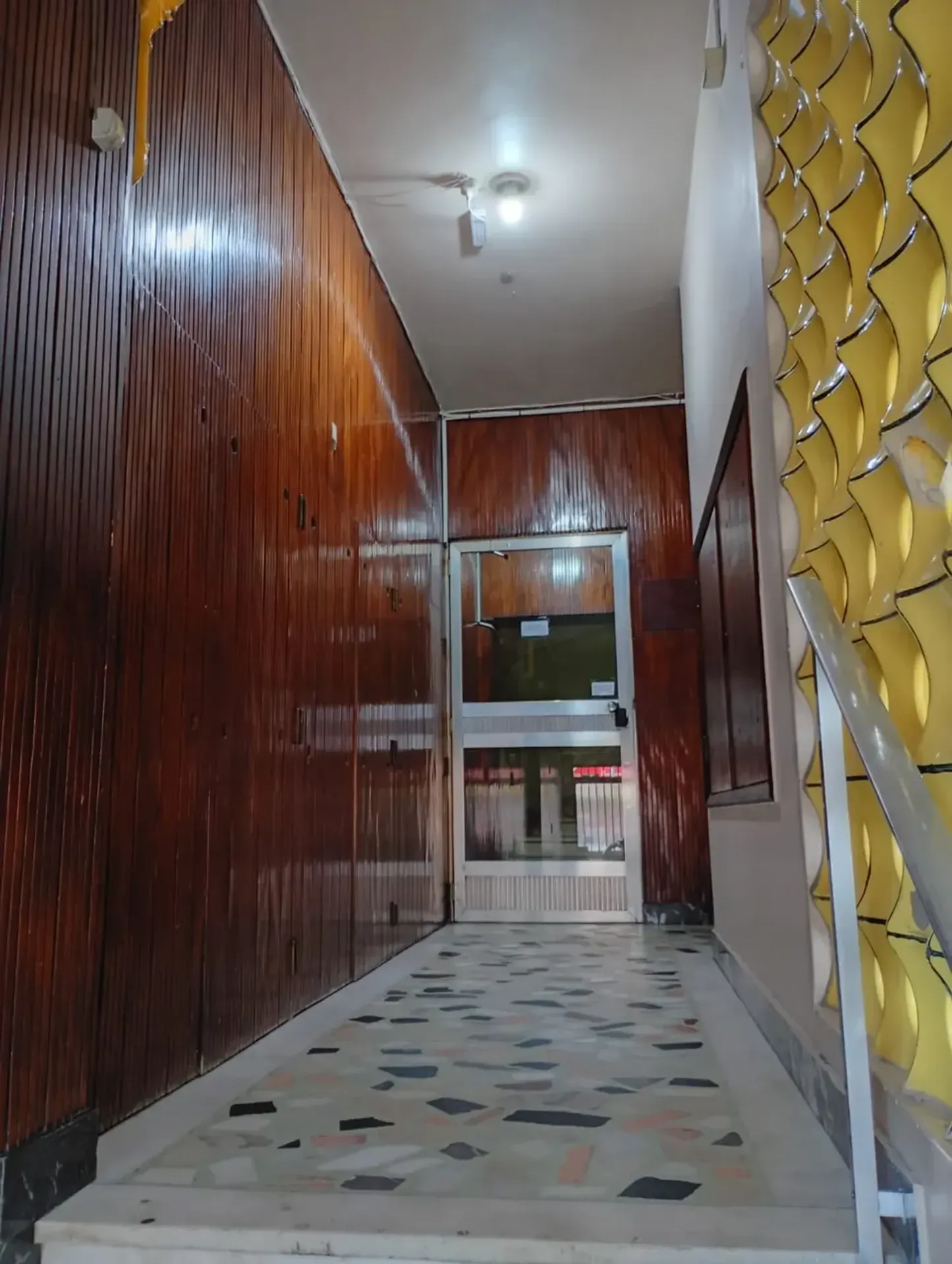 Apartment on the 4th floor with wood or laminate floors — photo 15
