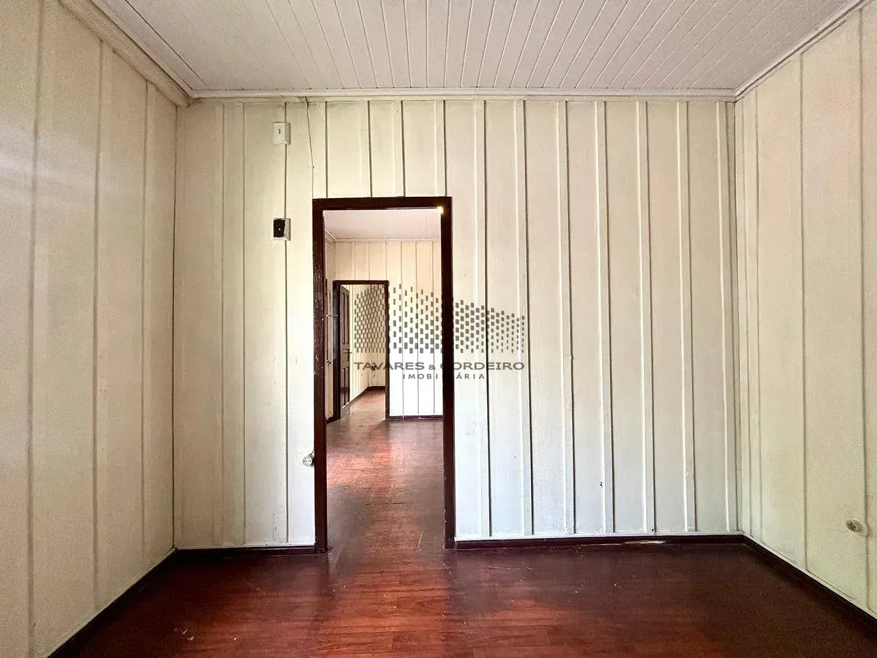 Wood or laminate floors in a 2-bedroom house, 60 m² — photo 4