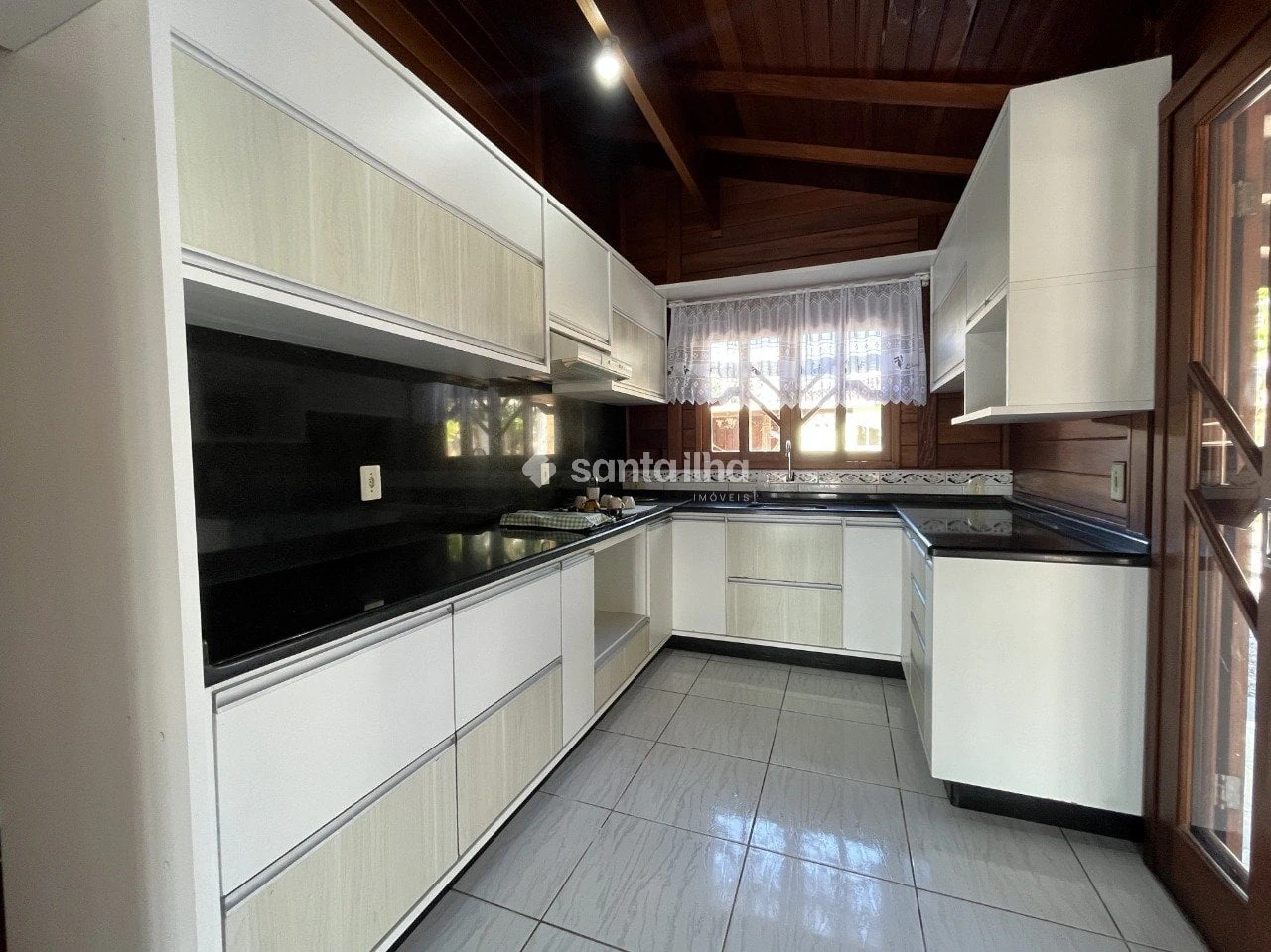 House with 3 bedrooms, 1 en-suite and private garden — photo 8