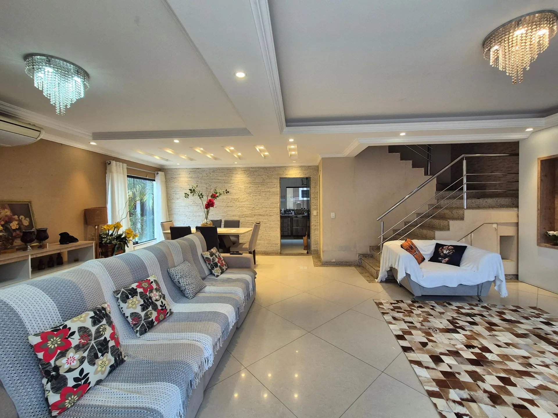 Jacuzzi in a 3-bedroom house, 400 m² — photo 46