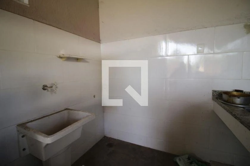 Casa de 381 m² com 7 quartos, 4 banheiros e jardim — photo 34